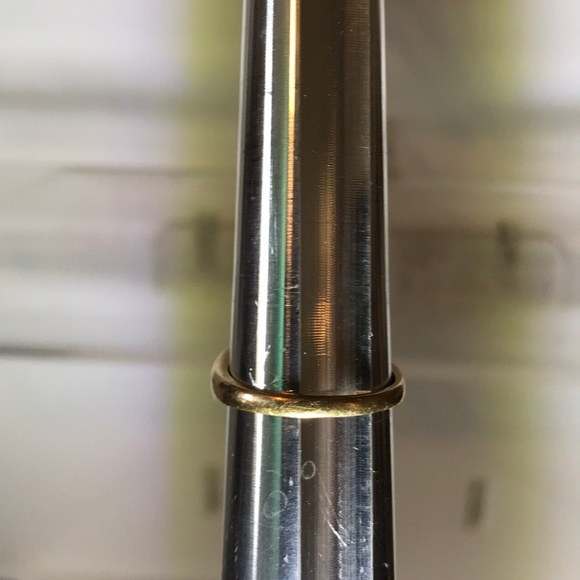 Beautiful 10k blue topaz and diamond ring - Picture 4 of 11